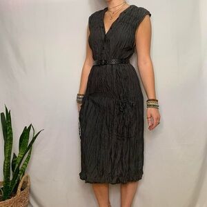 Black Sleeveless Midi Dress